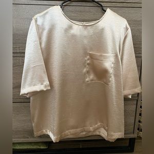 Who What Wear | Shiny ivory top with pocket | XL